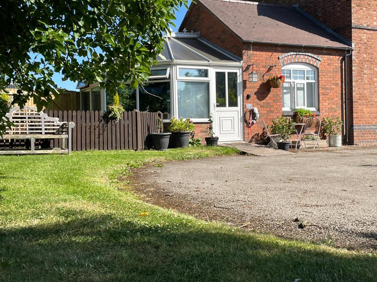 Homestay Nanny Goat Rest At Ashlands Farm Abbots Bromley